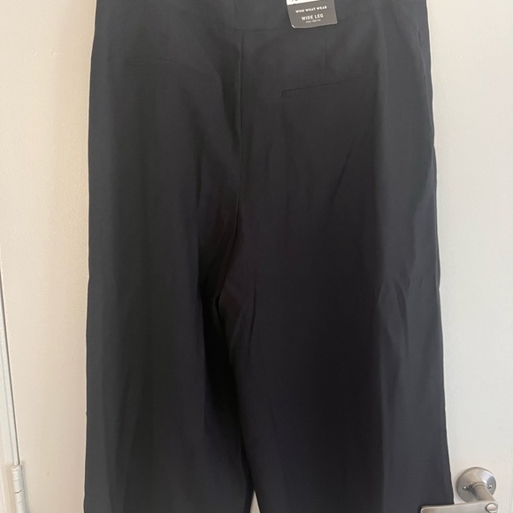 Pleated capris XL - Picture 7 of 7